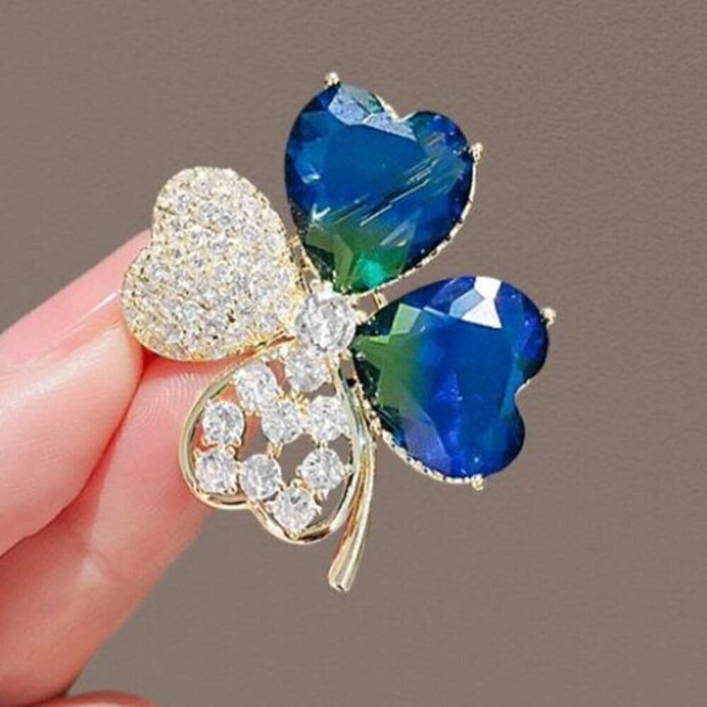 SACKS FIFTH AVENUE 🍀 Brooch stunning colors
